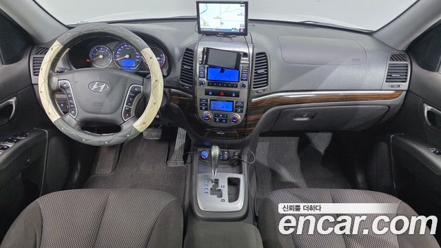 Hyundai Santa Fe — interior