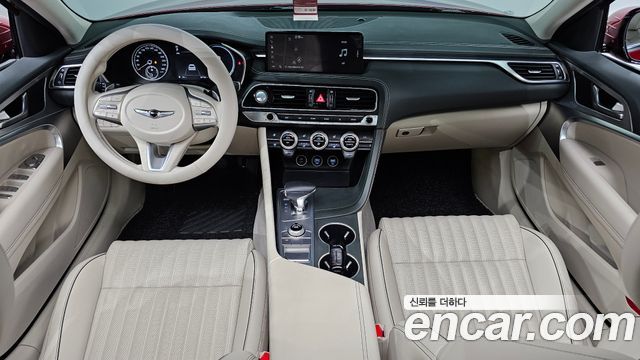 Genesis G70 — interior