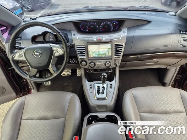 KG Mobility Korando — interior