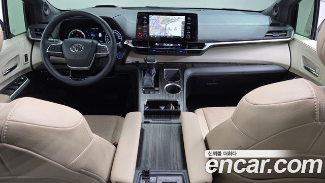 Toyota Sienna — interior