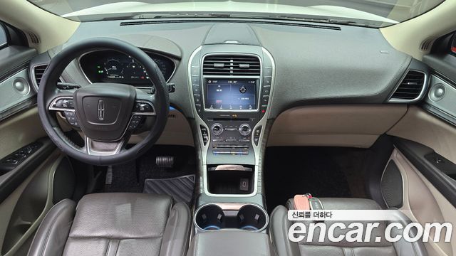 Lincoln Nautilus — interior