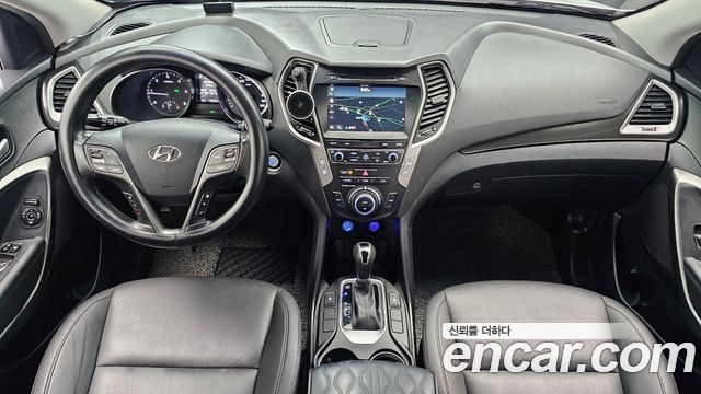 Hyundai Santa Fe — interior