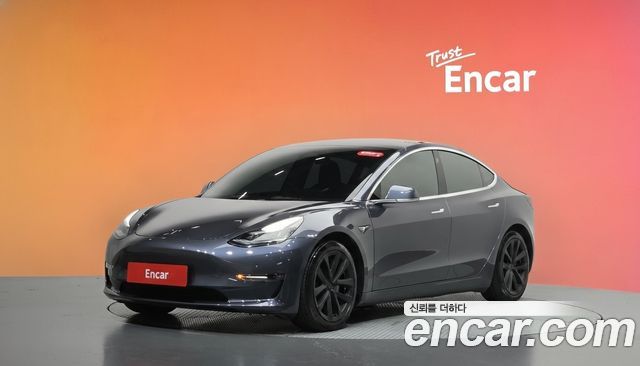 Tesla Model 3 — exterior