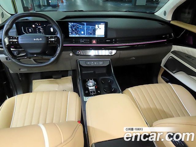 Kia Carnival — interior