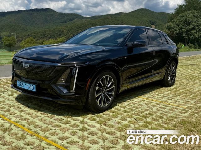 Cadillac Lyriq — exterior