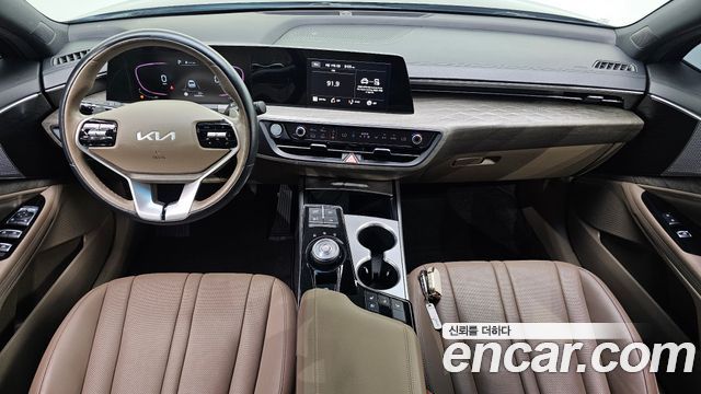 Kia K8 — interior
