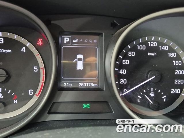Hyundai Santa Fe — interior