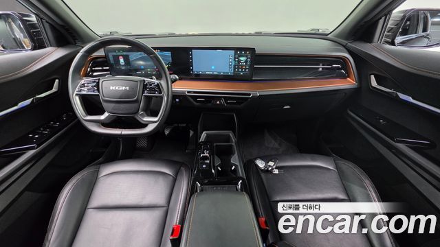 KG Mobility Torres — interior