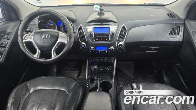 Hyundai Tucson — interior