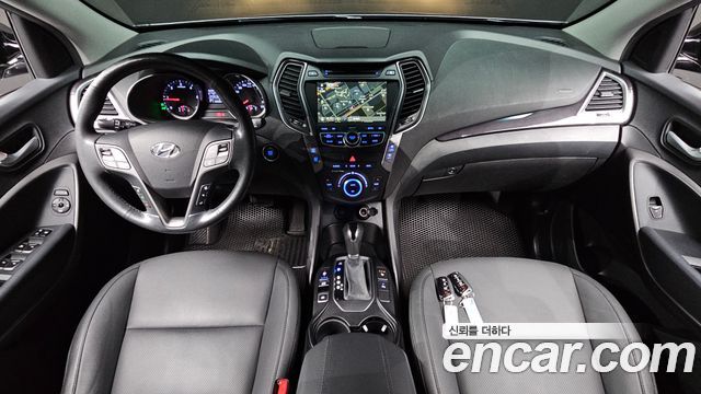 Hyundai Santa Fe — interior