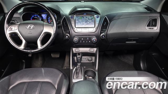 Hyundai Tucson — interior