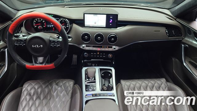 Kia Stinger — interior
