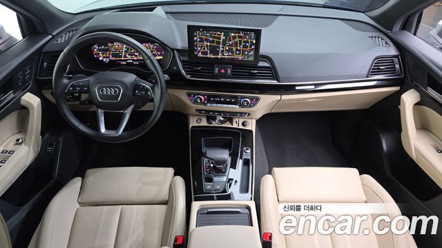 Audi Q5 — interior