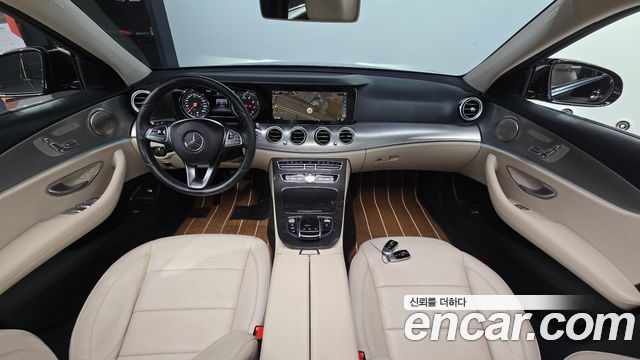 Mercedes-Benz E-Class — interior
