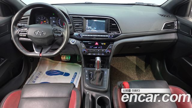 Hyundai Avante — interior
