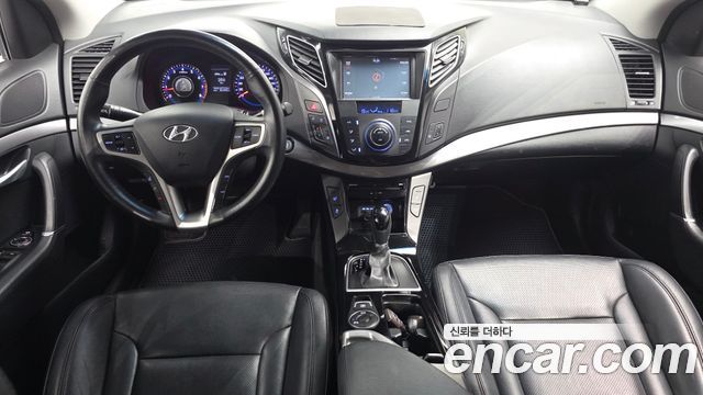 Hyundai i40 — interior
