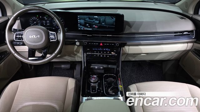 Kia Carnival — interior