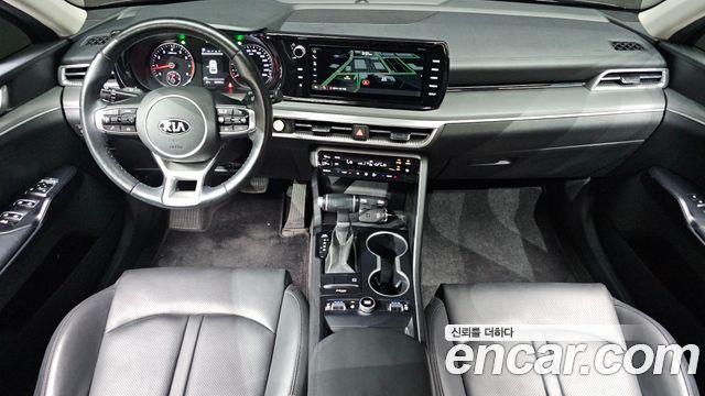 Kia K5 — interior