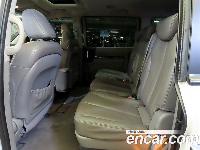 Kia Carnival — interior