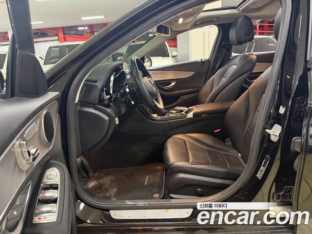 Mercedes-Benz C-Class — interior