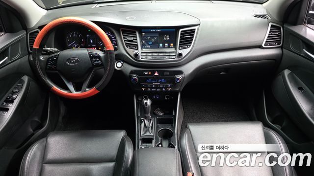Hyundai Tucson — interior