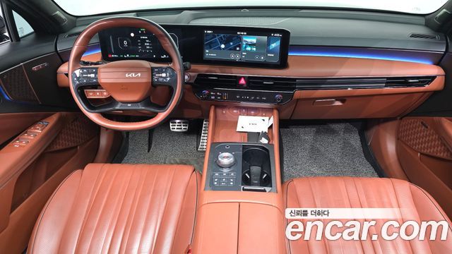 Kia K8 — interior