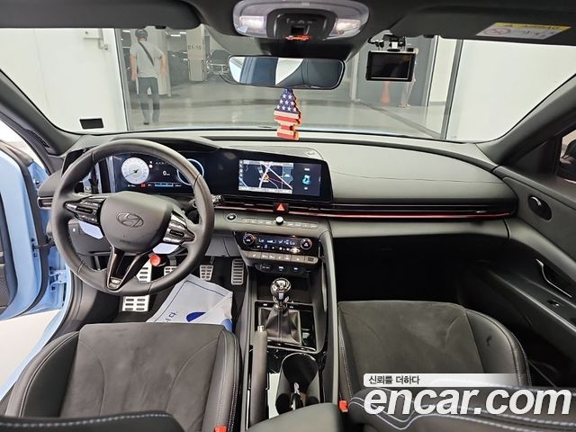 Hyundai Avante — interior