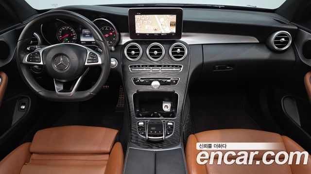 Mercedes-Benz C-Class — interior