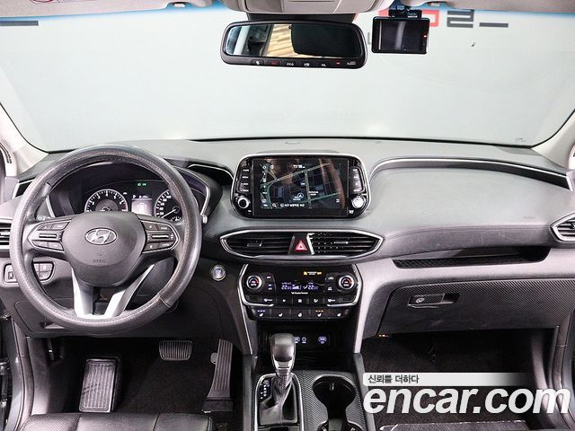 Hyundai Santa Fe — interior