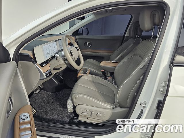 Hyundai IONIQ 5 — interior