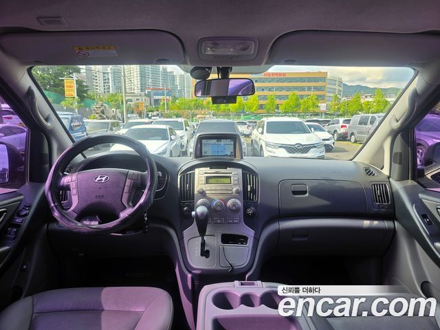 Hyundai Starex — interior
