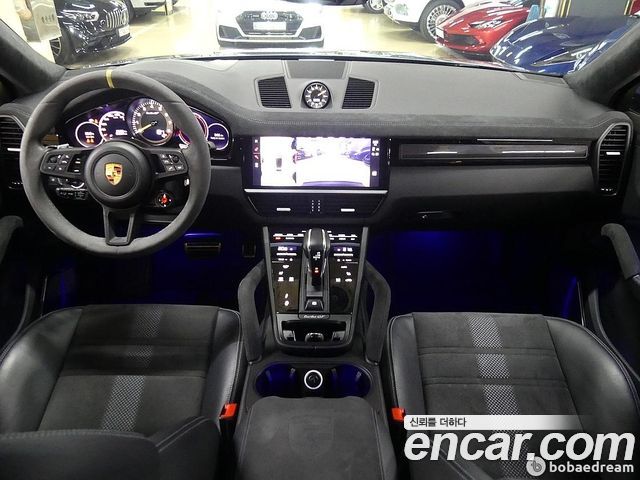 Porsche Cayenne — interior