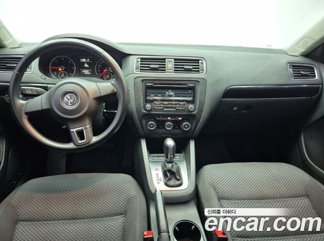 Volkswagen Jetta — interior