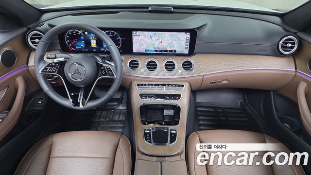 Mercedes-Benz E-Class — interior
