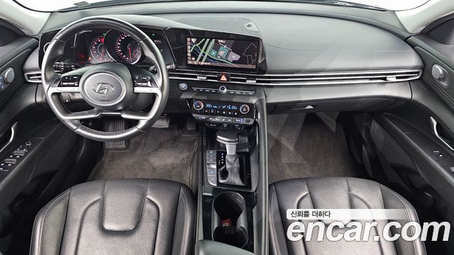 Hyundai Avante — interior