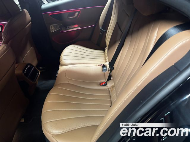 Mercedes-Benz E-Class — interior