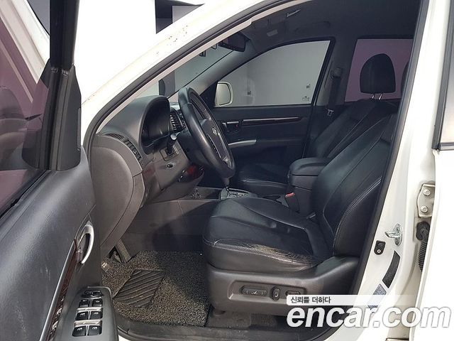 Hyundai Santa Fe — interior