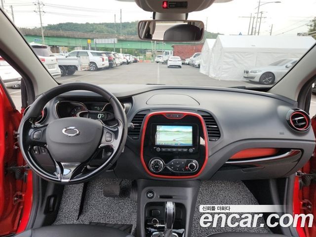 Renault Korea QM3 — interior