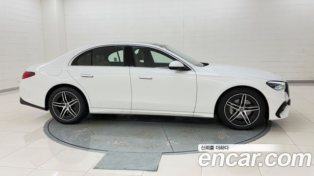 Mercedes-Benz E-Class — interior