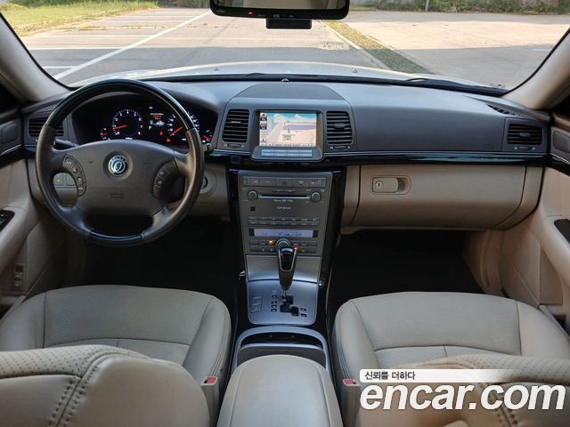 Kia Opirus — interior