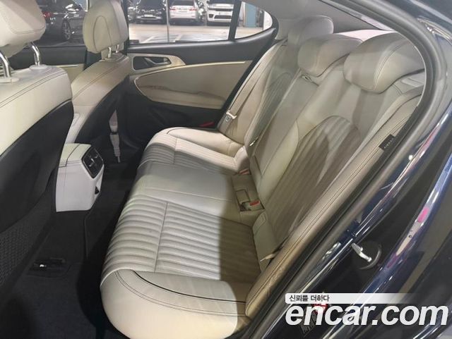 Genesis G70 — interior