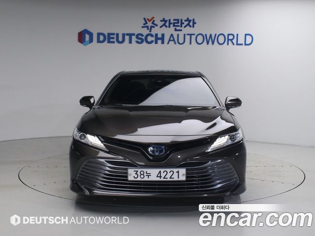 Toyota Camry — exterior