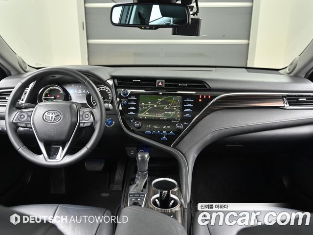 Toyota Camry — interior