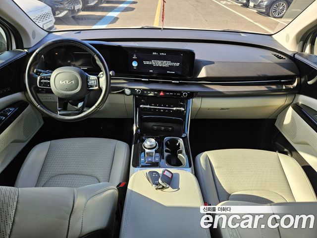 Kia Carnival — interior