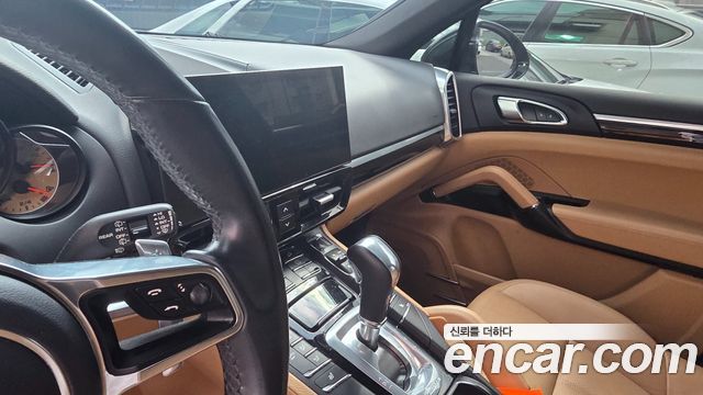 Porsche Cayenne — interior