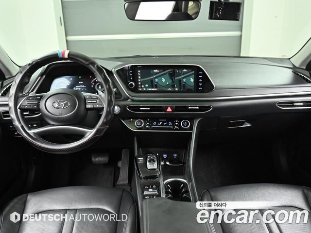 Hyundai Sonata — interior
