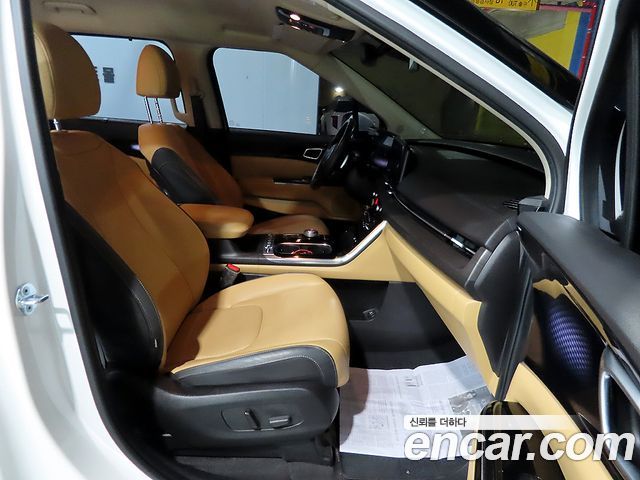 Kia Carnival — interior