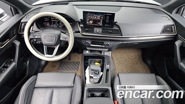 Audi Q5 — interior