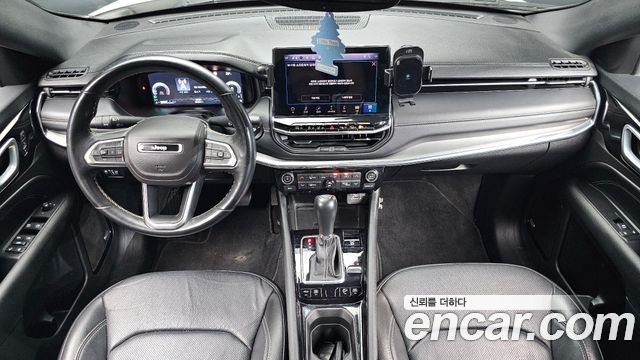 Jeep Compass — interior