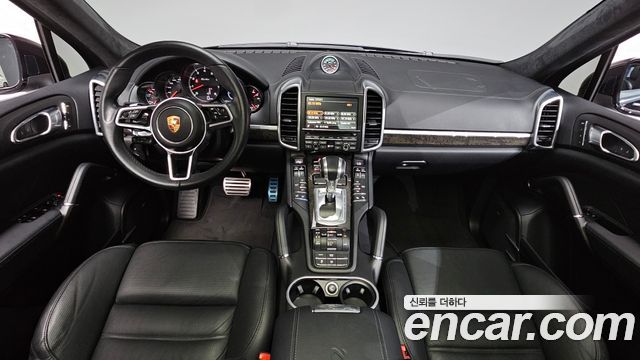 Porsche Cayenne — interior